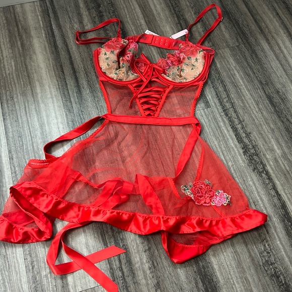 VICTORIA SECRET SIZE M - Picture 1 of 4